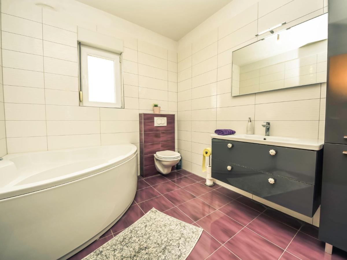Holiday Home Stipe By Interhome Smilcic Екстериор снимка